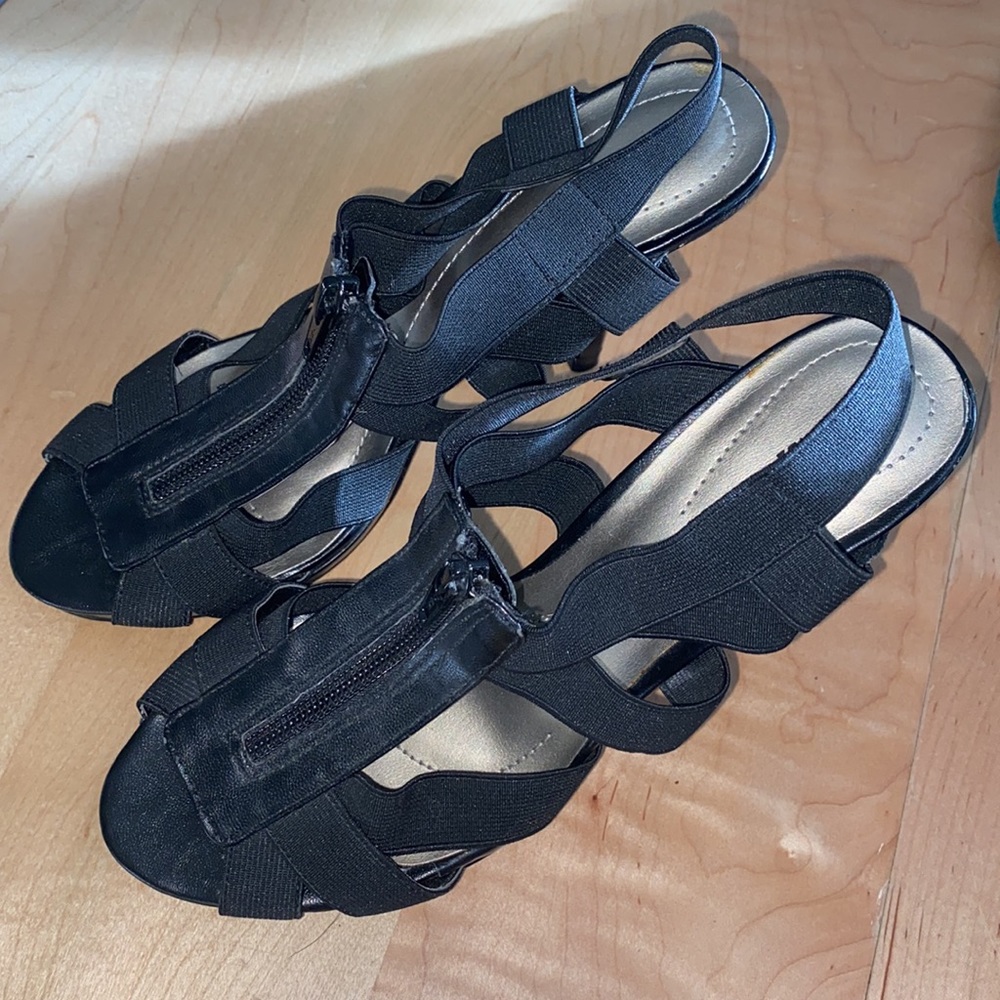 apt. 9 Norma Black Heels